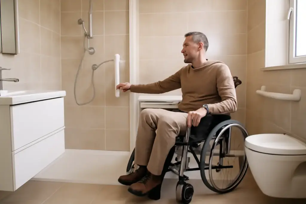 Ristrutturazione bagno a misura di disabili: accorgimenti concreti che migliorano l’accessibilità senza stravolgere lo stile